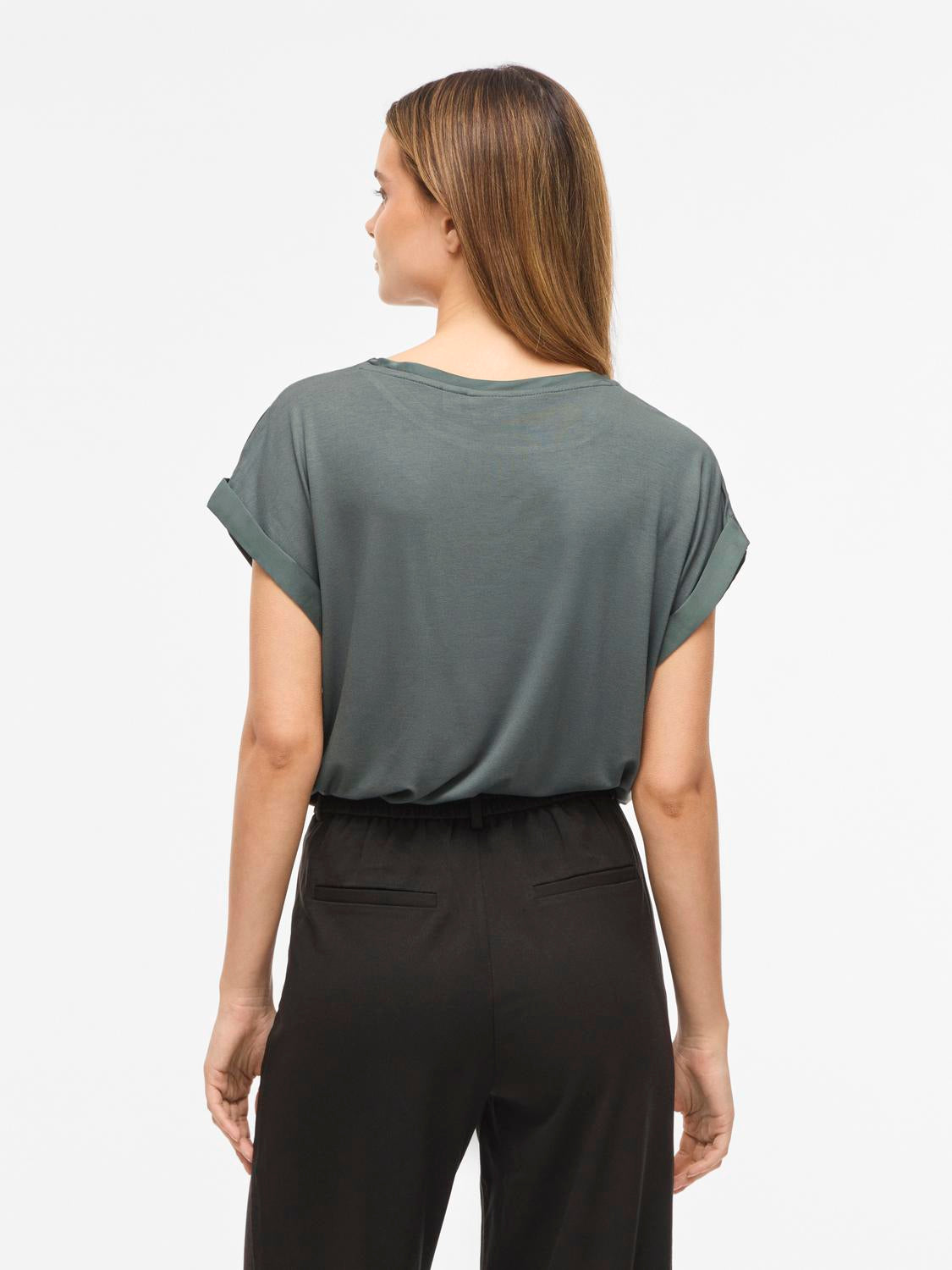 model_shot-back